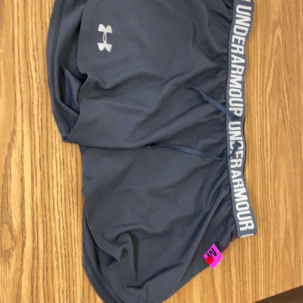 Women’s medium Under Armour athletic Shorts